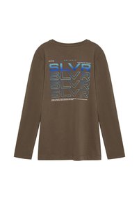 Lange mouwen bruine shirt met een grafische print in blauw en wit met herhaald 'SLVR' tekst, ronde halslijn en zachte stoftextuur.