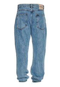 Light blue denim jeans with a relaxed fit, featuring back pockets and elastic cuffs. The waistband has a label that reads "Dropsize."