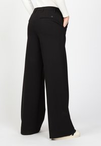 Gang Stoffhose - black