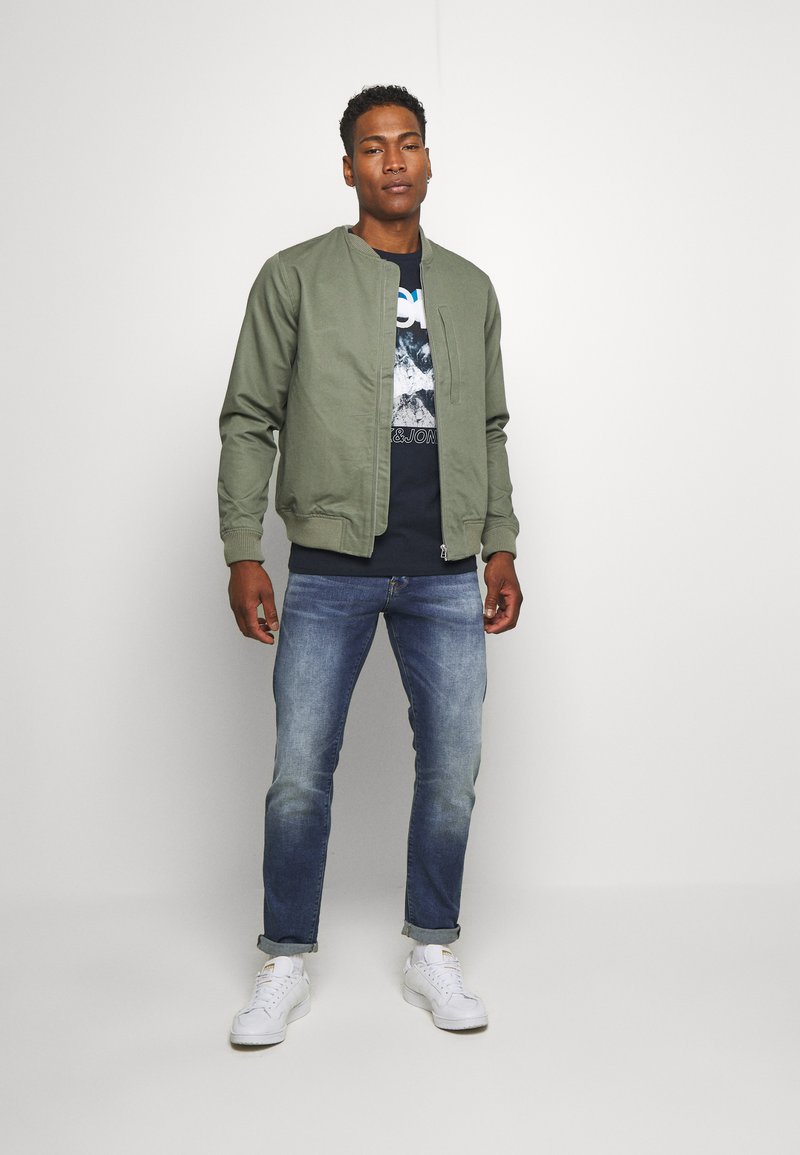 Herren Skinny Fit | G-Star 3301 STRAIGHT TAPERED Jeans Straight Leg vintage azure/blue denim - XY76557 Herren Skinny Fit | G-Star 3301 STRAIGHT TAPERED Jeans Straight Leg vintage azure/blue denim - XY76557
