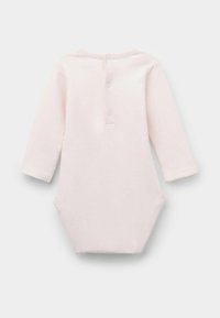 Růžový body s dlouhými rukávy, vyrobený z měkké tkaniny, s kulatým výstřihem, knoflíkovým uzávěrem na zadní straně a přiléhavým střihem.