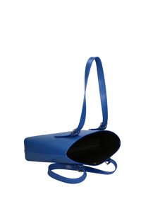 Blauwe leren handtas met dubbele handgrepen. Slanke, rechthoekige vorm. Gladde textuur met een ritsvak aan de binnenkant. Ontwerp met een open bovenkant.