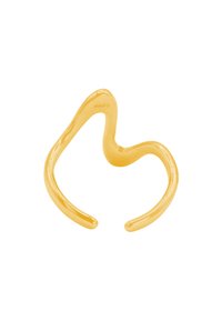 Anello scultoreo color oro realizzato in metallo con una finitura liscia e lucida. Presenta un design ondulato e aperto con bordi arrotondati.