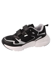 Czarno-białe trampki wykonane z materiału syntetycznego. Posiadają regulowane paski na rzepy, siateczkowe wykończenie oraz grubą, teksturowaną podeszwę.