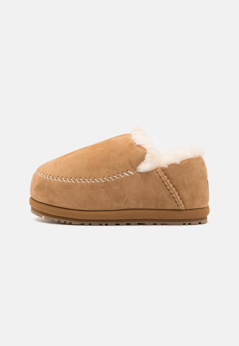 UGG ANDERS - Scarpe senza lacci - chestnut