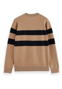 Pull marron à manches longues avec deux bandes horizontales noires sur la poitrine, le dos et les manches, avec un col rond et des poignets côtelés.