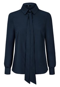 Granatowa bluzka z wyopisanym kołnierzykiem, z przodem wiązanym, długimi rękawami i mankietami na guziki. Wykonana z gładkiego materiału o lekko połyskującej fakturze.