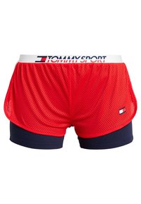 Rote Mesh-Sportshorts mit marineblauem Innenfutter, ausgestattet mit einem weißen Bund mit "TOMMY SPORT"-Logo und einem kleinen Logo-Akzent an der Seite.
