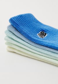 New Balance KIDS PATCH LOGO CREW SOCKS UNISEX 6 PACK - Kojinės - multi blue