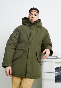 Carhartt WIP - PENN - Parka - cypress Thumbnail Image 1