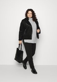 Vero Moda Curve VMWIND HIGHNECK - Camisola - light grey melange