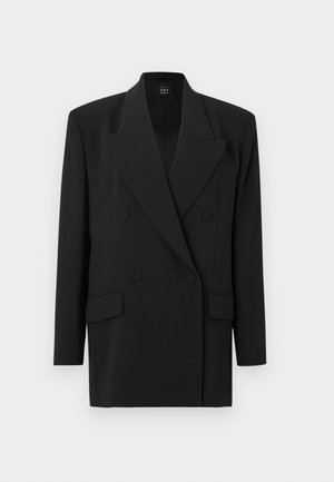 Čierne dvojradové sako s výrezovými klopami, bočnými vreckami a textúrovanou látkou. Má dvojité zapínanie na gombíky a dlhé rukávy.