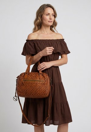 VENEZIA, CROSS BODY BAG - Handtasche - brown