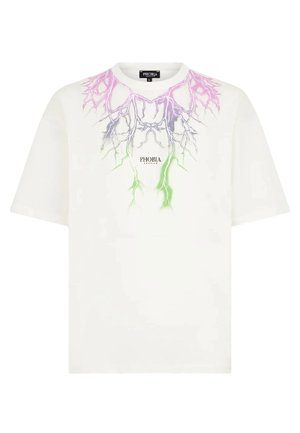 T-shirt bianco con grafiche di fulmini colorati in viola, rosa e verde, con il testo "PHOBIA" sotto il design. Maniche corte.