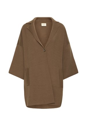 Cárdigan oversized marrón con cuello con muesca, cierre de un solo botón, bolsillos laterales y textura suave. Presenta un corte relajado y líneas suaves.