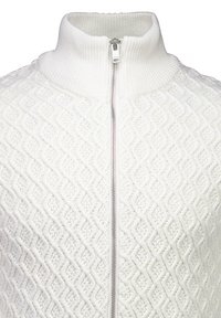 Vit stickad zip-up tröja med hög krage, strukturerat diamantmönster och en silverdragkedjestängning framtill.
