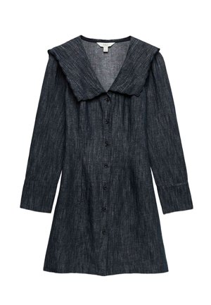 Dunkelblaues, langärmeliges, zum Knöpfen geeignetes Kleid mit weitem, wellenförmigem Kragen und feiner vertikaler Struktur, entworfen für Freizeit- oder halb-formelle Anlässe.