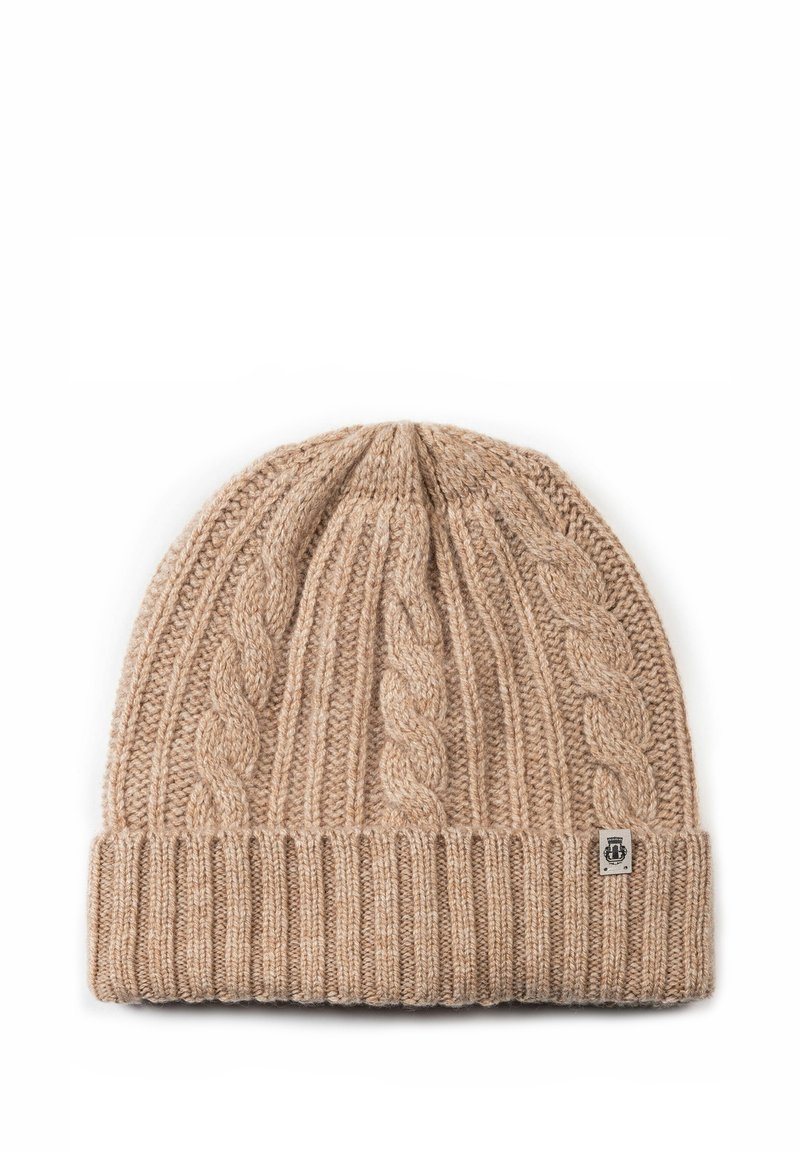 Knit beanie in light beige with a ribbed design and cable-knit accents. Features a folded hem and a small branded patch.