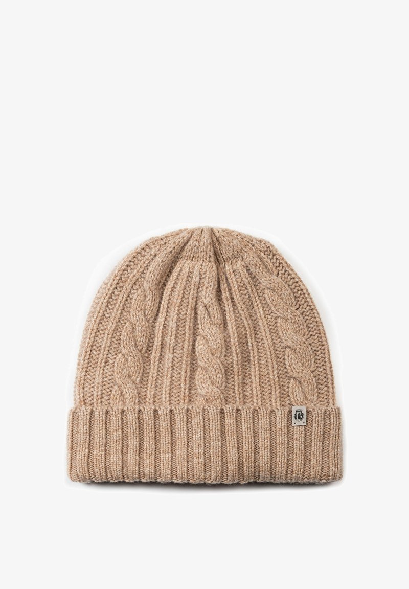 Knit beanie in light beige with a ribbed design and cable-knit accents. Features a folded hem and a small branded patch.