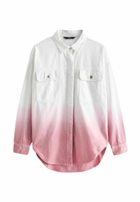 Chemise en denim blanc avec effet ombré rose, dotée de deux poches avant, fermeture à boutons et ourlet arrondi. Manches longues avec poignets à boutons.