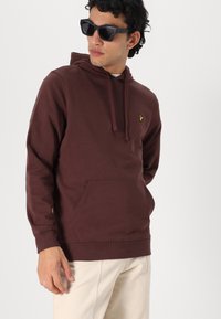 Lyle & Scott Sudadera - deep mahogany