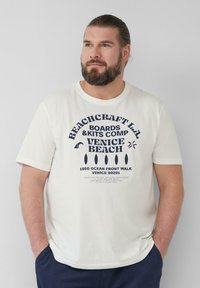Unselected, weiß