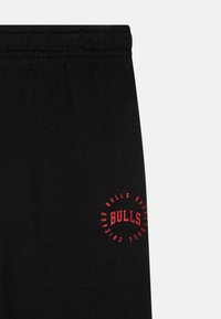Nike Performance NBA CHICAGO BULLS TEAM LOGO CLUB UNISEX SET - Kluba apģērbs - black/red