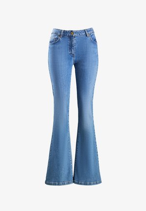 Jeans din denim albastru evazați, cu talie medie, patru buzunare și o textură fină. Prezintă o închidere cu nasture și accente de cusătură.