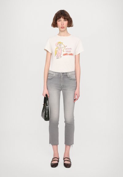Mother THE RASCAL ANKLE FRAY - Karcsúsított farmerek - grey denim