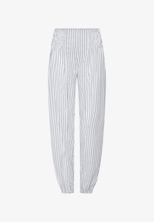 Fehér elasztikus derékpántos nadrág függőleges fekete tűcsíkokkal, bokánál összegyűrve, laza és kényelmes viseletre tervezve.