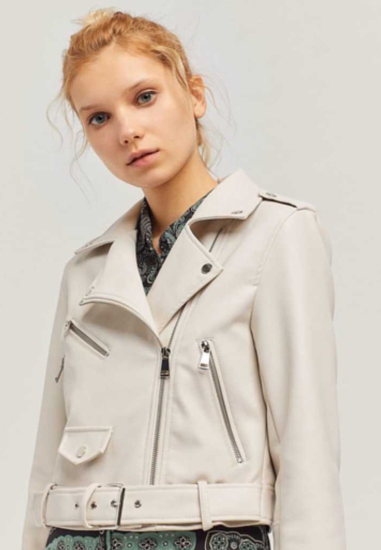 Damen Leichte Jacken | Stradivarius Kunstlederjacke white/weiß - JH94352 Damen Leichte Jacken | Stradivarius Kunstlederjacke white/weiß - JH94352