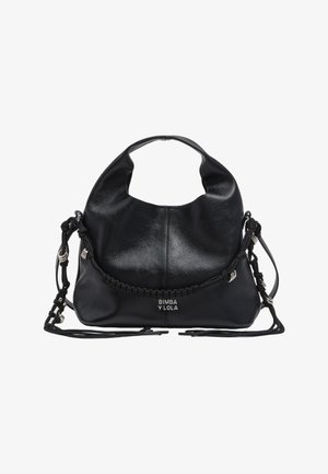 Mustast nahast hobo-kott punutud esiosa detailiga, reguleeritavatel sangadel hõbedaste rõngastega ja "Bimba Y Lola" logo ees keskel.