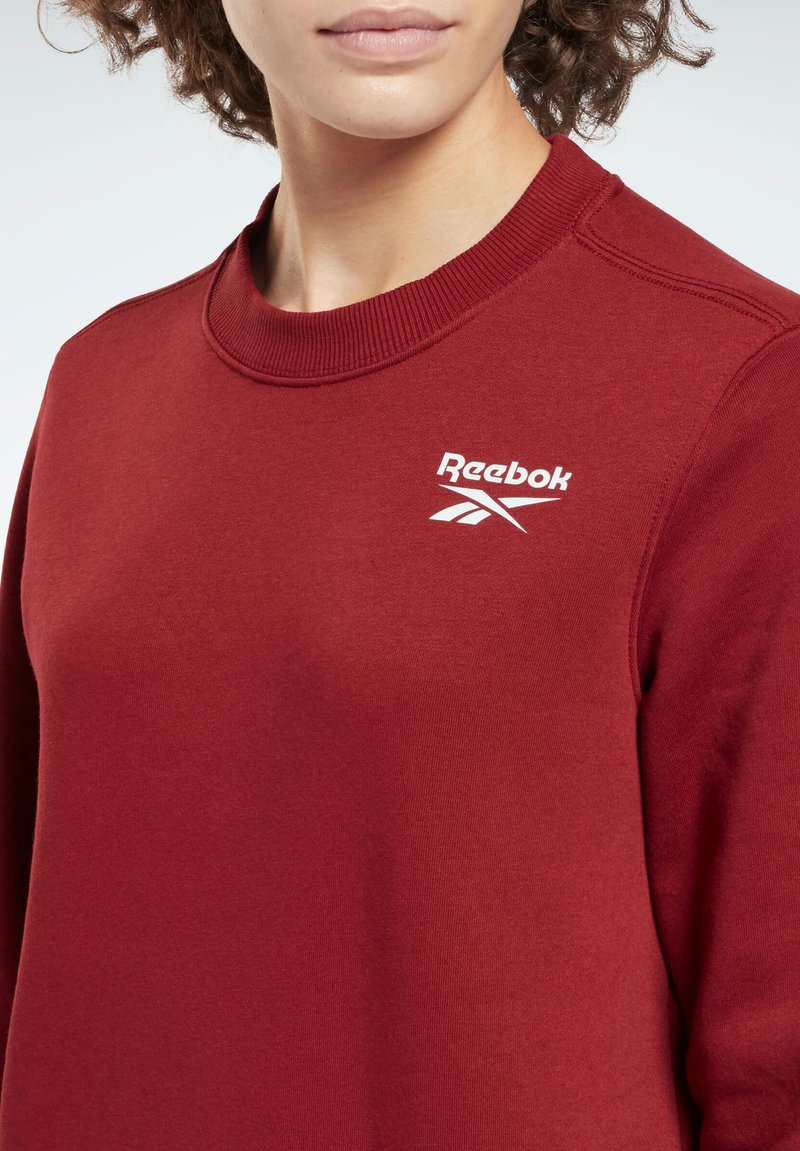 Damen Sweatshirts | Reebok IDENTITY CREW Sweatshirt red/rot - QE89344 Damen Sweatshirts | Reebok IDENTITY CREW Sweatshirt red/rot - QE89344