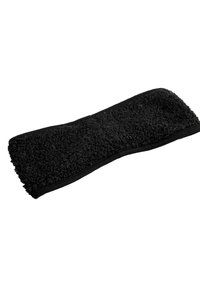 Svart handdukstygs hårband med en texturerad, fluffig yta. Har en svart tygkant längs kanterna för ökad hållbarhet.