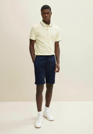 MIT STRUKTUR - Shorts - navy black dobby