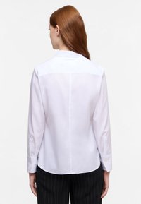 Eterna REGULAR FIT - Button-down blouse - weiß