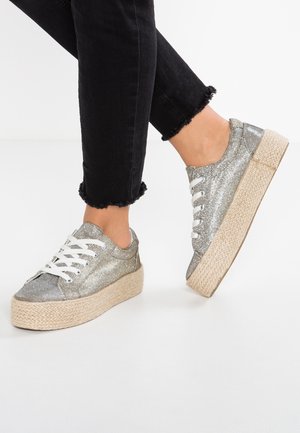 Alpargatas - metallic grey