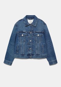 Blå denimjakke med lange ærmer, knappelukning foran, to brystlommer med klap og knapper samt lodrette sidelommer.