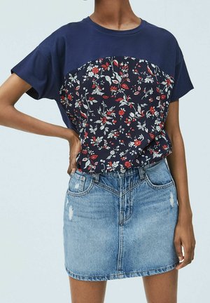 T-shirt print - multi-coloured