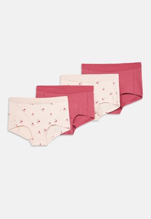 Patru perechi de pantaloni scurți din bumbac pentru copii: două perechi de culoare roz închis, două perechi roz deschis cu un model de cireșe. Textură moale, talie elastică și design confortabil.