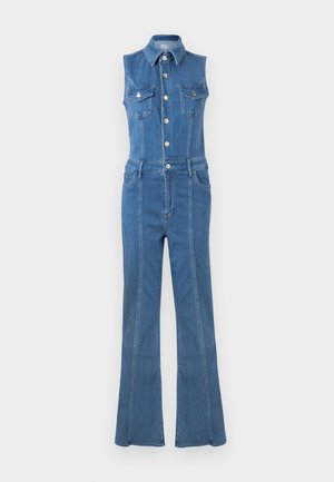 Modrý džínsový overal bez rukávov s predným zapínaním na gombíky, golierom ako košeľa, náprsné vrecká so záklopkou, prackami na opasok a zvonovými nohavicami.
