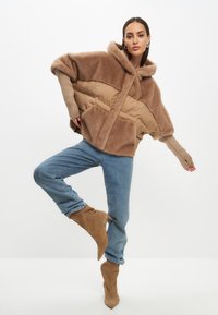 Cesare Gaspari Winterjacke - beige