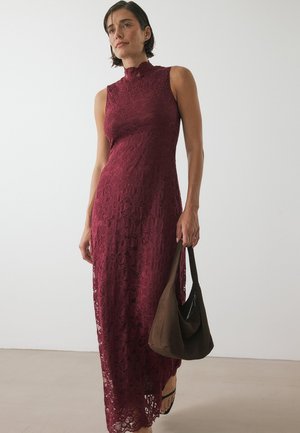 NA-KD Vestido largo - aubergine