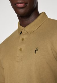 Peak Performance CLASSIC - Poloskjorter - snap green