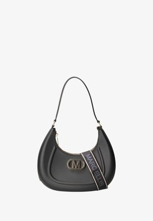 Borsa nera in ecopelle liscia con forma curva, rifiniture dorate e logo. Presenta una tracolla a contrasto con la scritta "MARC ELLIS".
