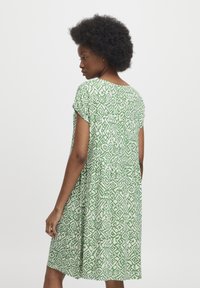 ICHI IHLISA - Jerseykleid - greenbriar ikat print