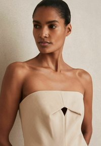 Reiss REGULAR FIT  - Denní šaty - stone neutral