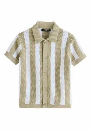 Beigefarbene und weiße, vertikal gestreifte Strickjacke mit kurzen Ärmeln, Kragen und fünf Vorderknöpfen.