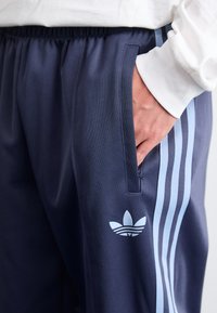 Thumbnail Image 7