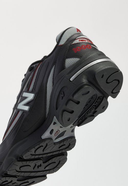 New Balance M1000 UNISEX - Trainers - black/red — photo 6